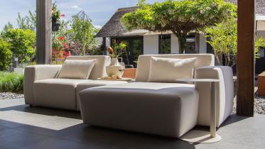 UrbanSofa Outdoor - Loungebank Provence v.a. € 2.895,-